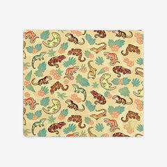 Gecko Family Mousepad - Colordrilos - Mockup - Yellow - 09