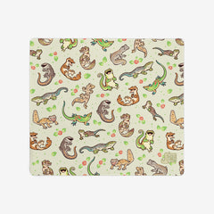 Spring Geckos Mousepad - Colordrilos - Mockup - 09